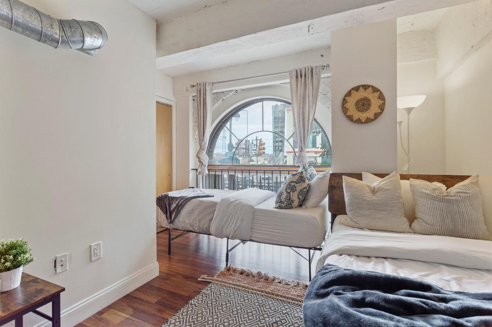 Sleeps 4! 2Br, Gym, Free Parking, Close To Major Attractions Philadelphia Exterior photo